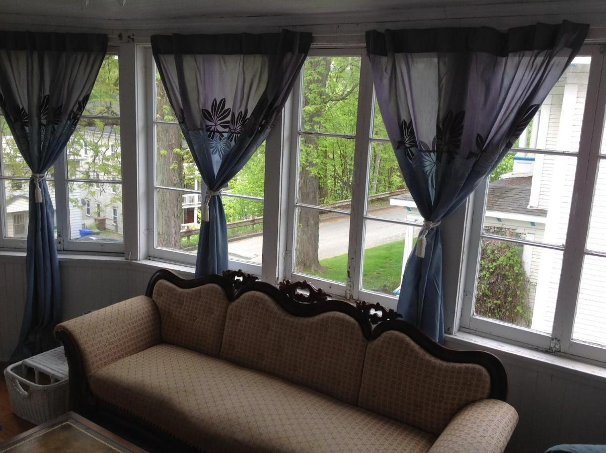 The Yellow House Bed & Breakfast Stanstead Plain Екстериор снимка